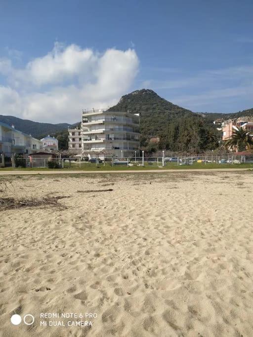 Nia'S Apartment By The Sea Nea Iraklitsa المظهر الخارجي الصورة